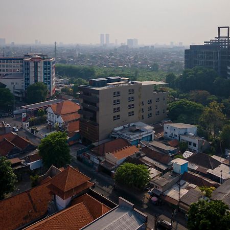 Stay.Vie Hotel Surabaya Exterior photo