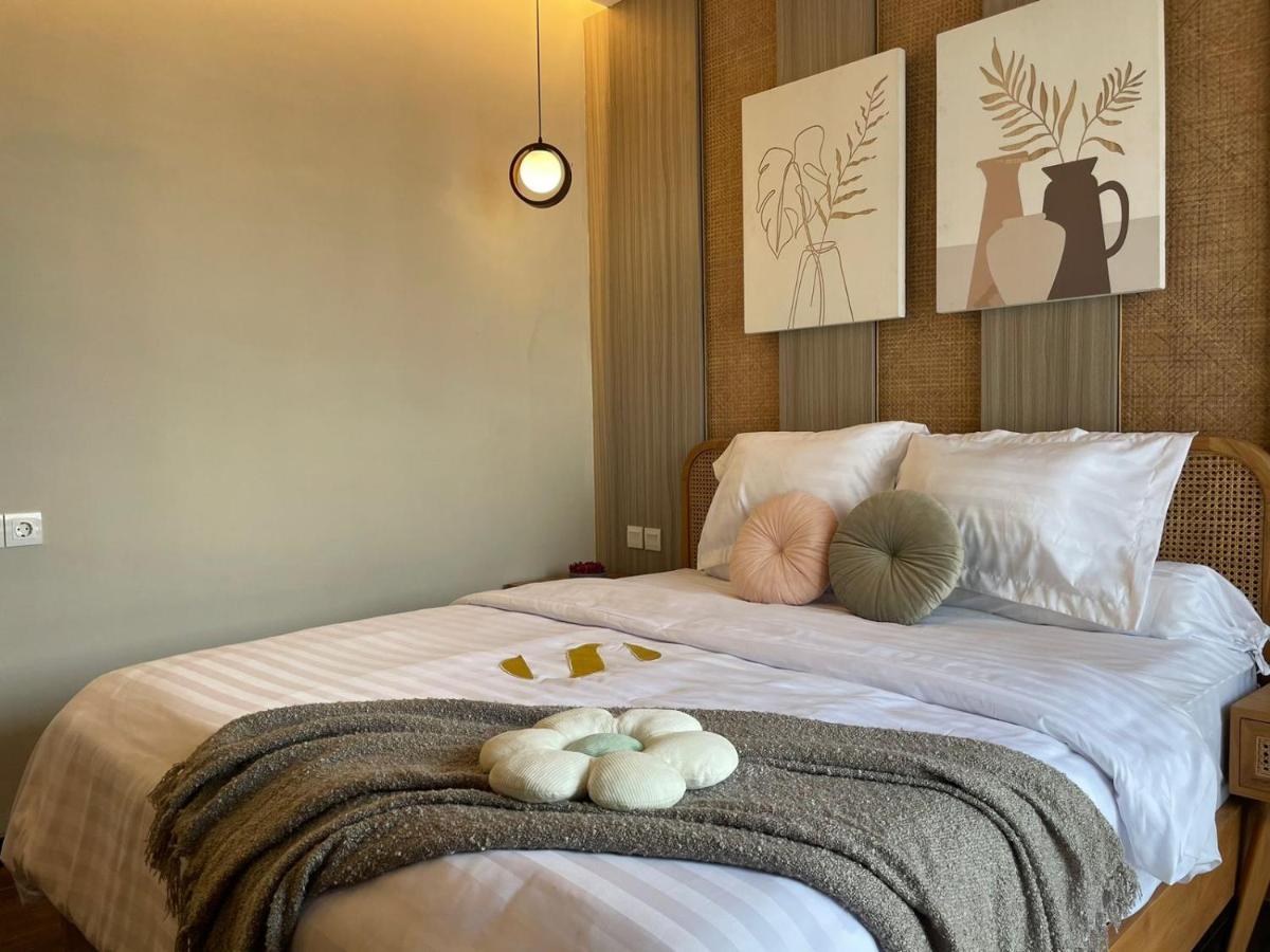 Stay.Vie Hotel Surabaya Exterior photo