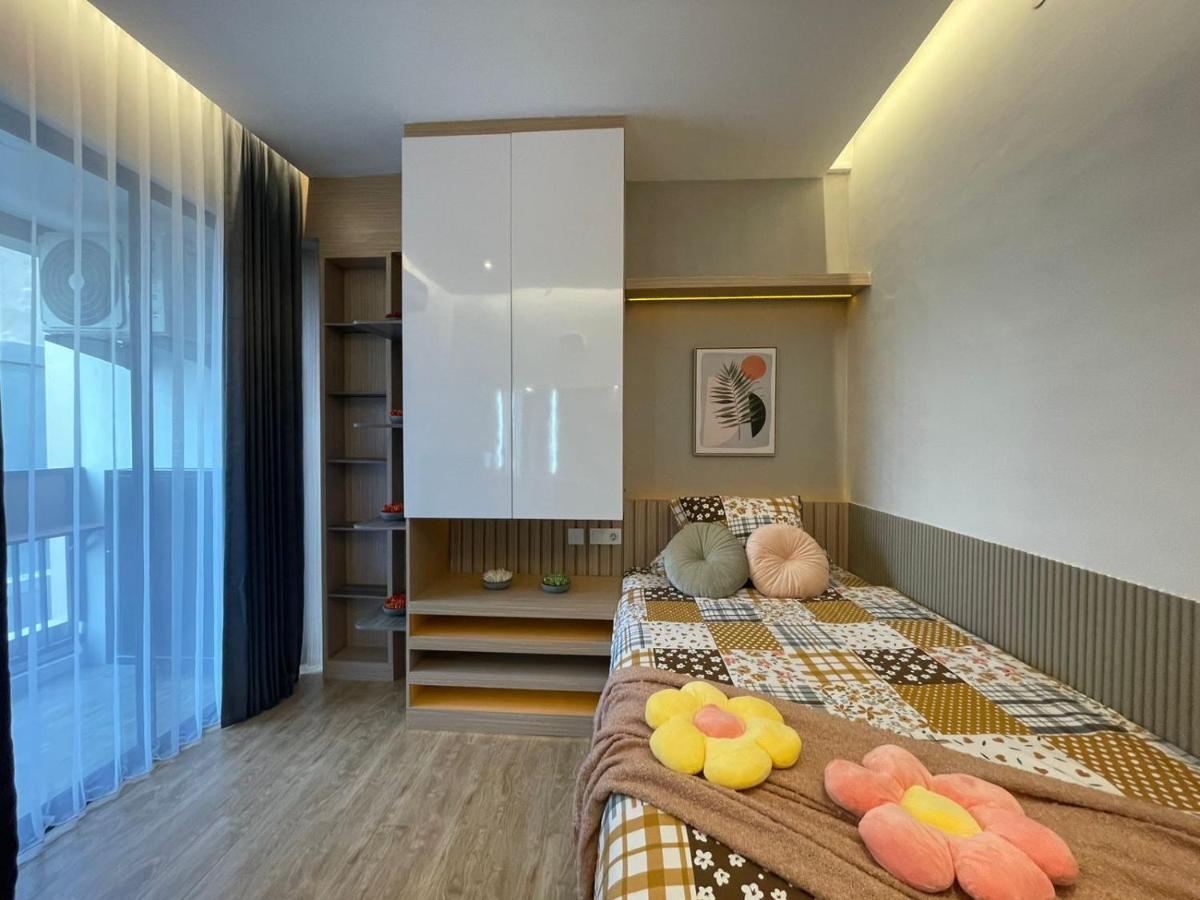 Stay.Vie Hotel Surabaya Exterior photo
