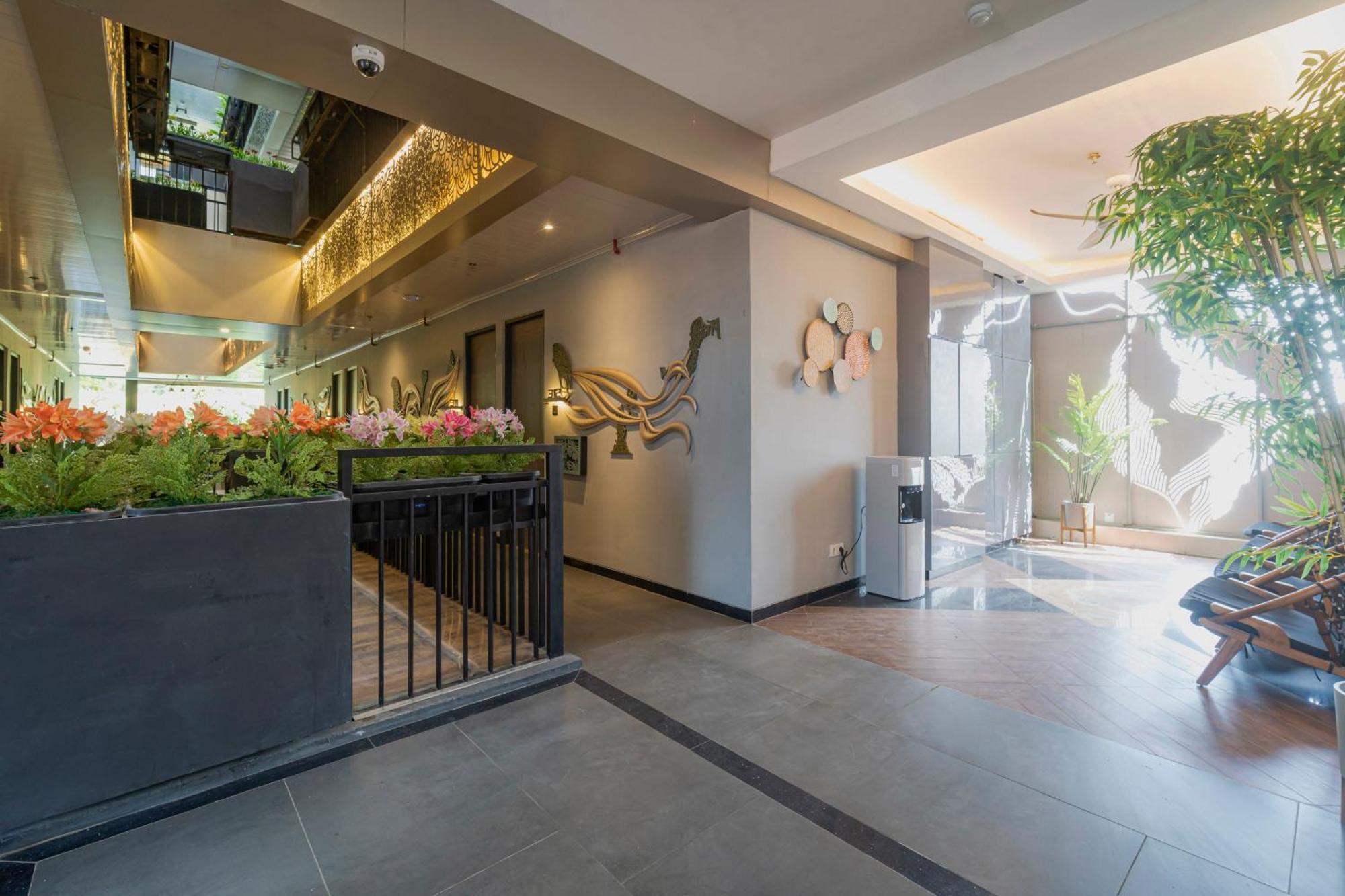 Stay.Vie Hotel Surabaya Exterior photo